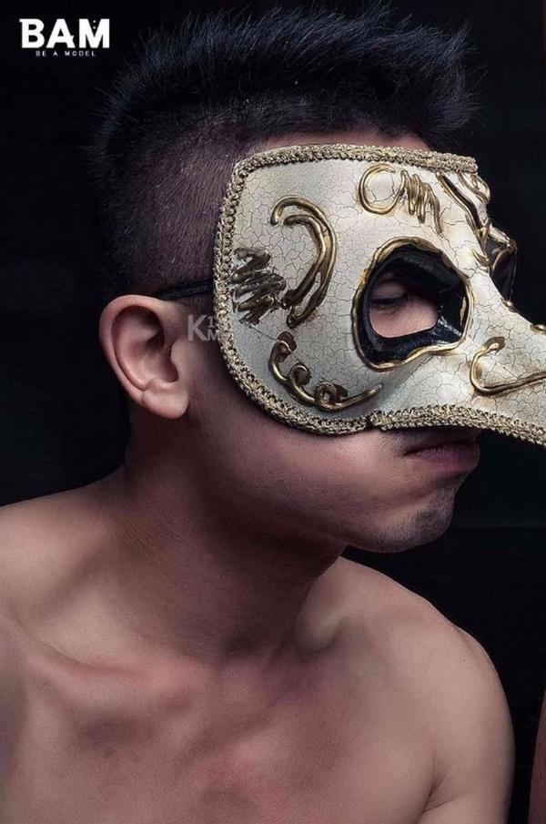 BE-A-MODEL-1-創刊號-X-ISSUE-面具男的情慾世界